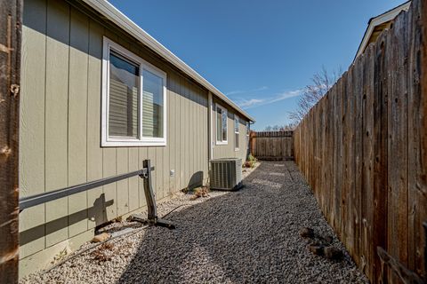 Tiny photo for 436 Vick Lane, Medford, OR 97501 (MLS # 220217409)