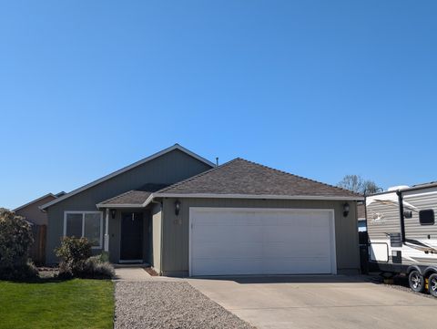 Tiny photo for 436 Vick Lane, Medford, OR 97501 (MLS # 220217409)