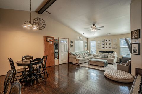 Tiny photo for 436 Vick Lane, Medford, OR 97501 (MLS # 220217409)