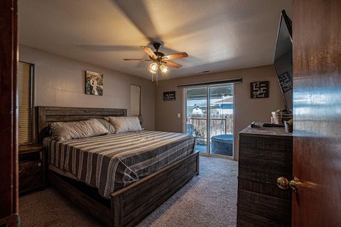 Tiny photo for 436 Vick Lane, Medford, OR 97501 (MLS # 220217409)