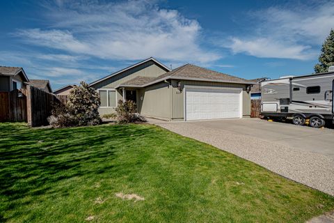Tiny photo for 436 Vick Lane, Medford, OR 97501 (MLS # 220217409)