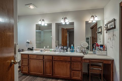 Tiny photo for 436 Vick Lane, Medford, OR 97501 (MLS # 220217409)