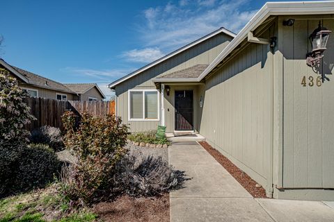 Tiny photo for 436 Vick Lane, Medford, OR 97501 (MLS # 220217409)