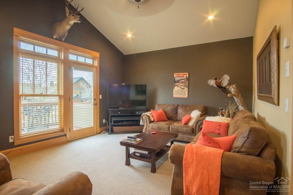 Pine Meadow Vill - Residential