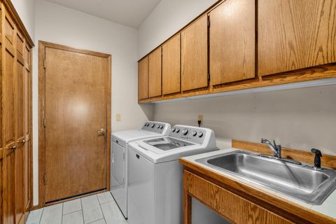 Tiny photo for 60730 Breckenridge Street, Bend, OR 97702 (MLS # 220219674)