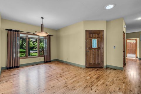 Tiny photo for 60730 Breckenridge Street, Bend, OR 97702 (MLS # 220219674)