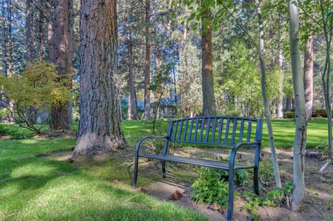 Tiny photo for 60730 Breckenridge Street, Bend, OR 97702 (MLS # 220219674)
