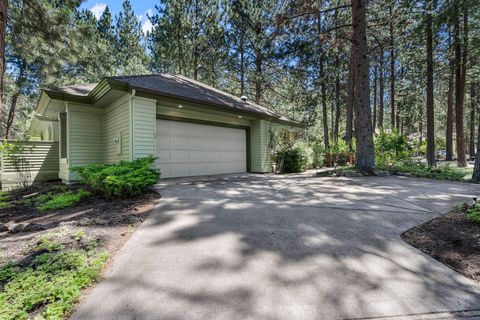 Tiny photo for 60730 Breckenridge Street, Bend, OR 97702 (MLS # 220219674)