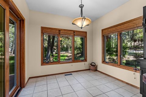 Tiny photo for 60730 Breckenridge Street, Bend, OR 97702 (MLS # 220219674)