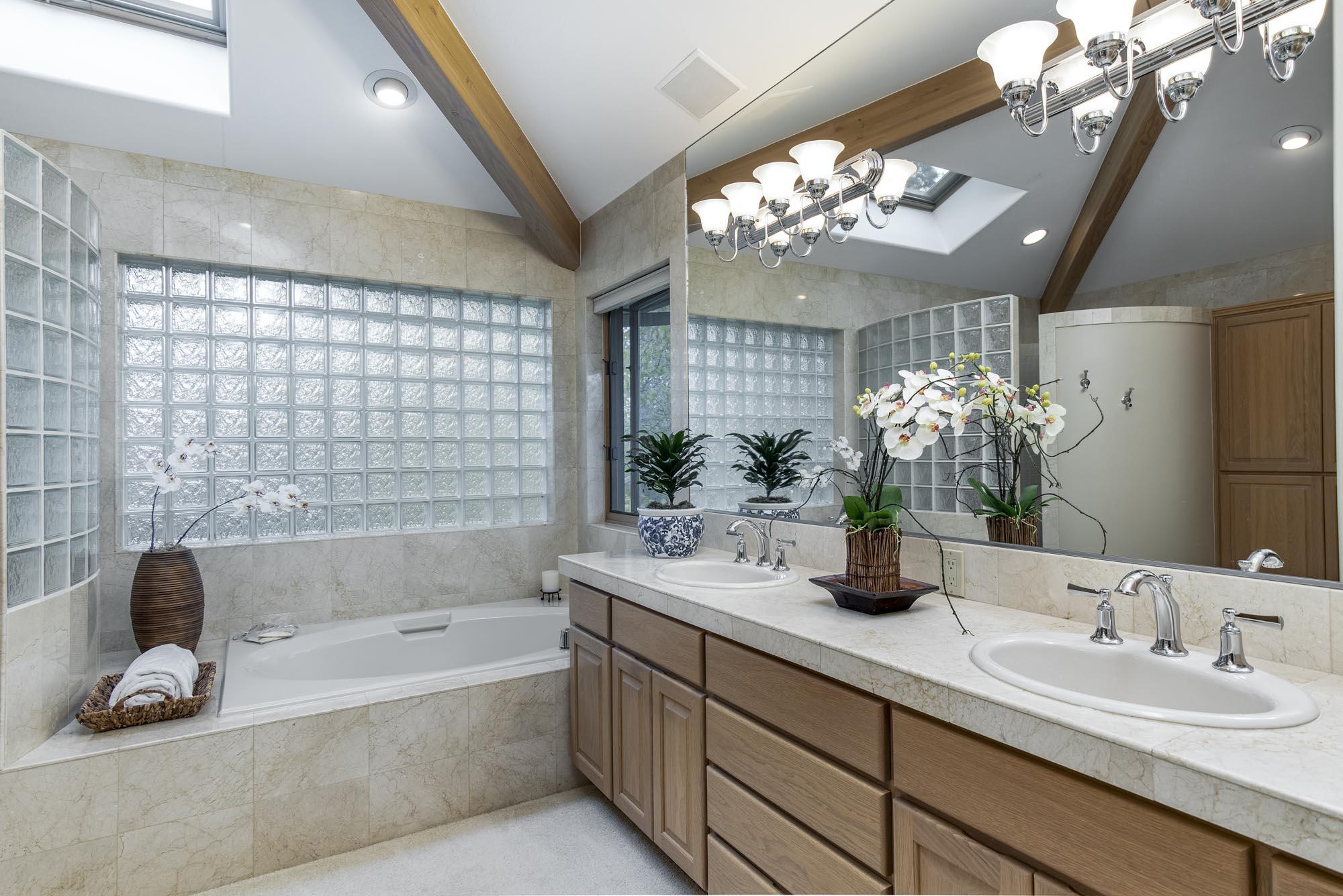 Fairway Point Villag - Residential