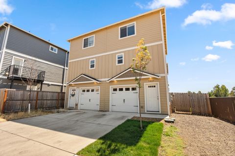 Tiny photo for 7837 Jacqueline Way, White City, OR 97503 (MLS # 220217359)