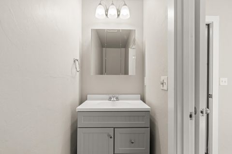 Tiny photo for 7837 Jacqueline Way, White City, OR 97503 (MLS # 220217359)