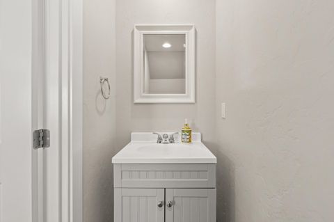 Tiny photo for 7837 Jacqueline Way, White City, OR 97503 (MLS # 220217359)