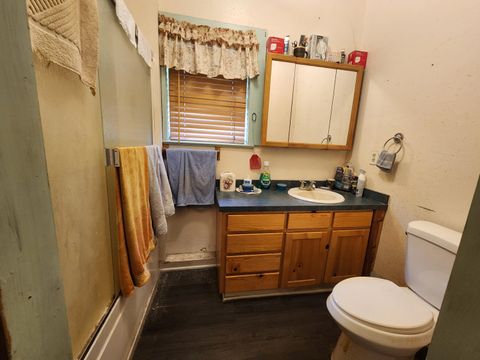 Tiny photo for 824 Grant Street, Klamath Falls, OR 97601 (MLS # 220217533)