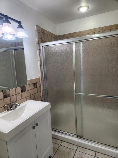 Tiny photo for 402 Emerald Circle, Medford, OR 97501 (MLS # 220213238)