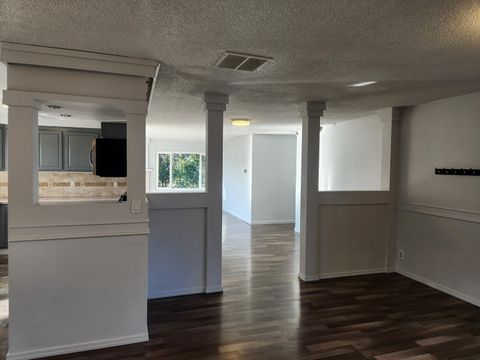 Tiny photo for 402 Emerald Circle, Medford, OR 97501 (MLS # 220213238)