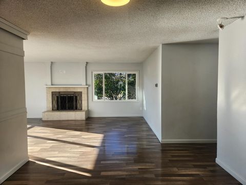 Tiny photo for 402 Emerald Circle, Medford, OR 97501 (MLS # 220213238)
