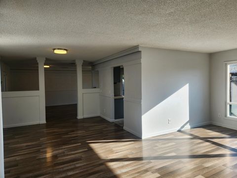 Tiny photo for 402 Emerald Circle, Medford, OR 97501 (MLS # 220213238)