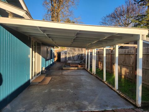 Tiny photo for 402 Emerald Circle, Medford, OR 97501 (MLS # 220213238)