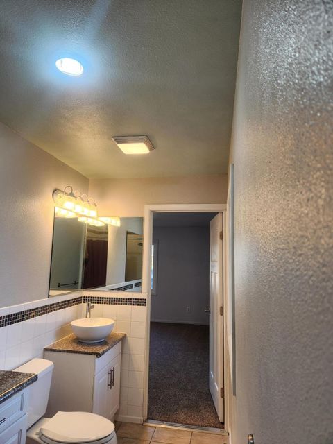 Tiny photo for 402 Emerald Circle, Medford, OR 97501 (MLS # 220213238)
