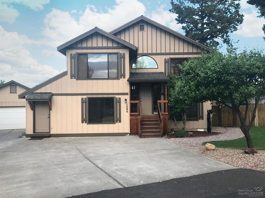 Spacious split-level home in NE Bend, tucked away on a private cul-de-sac. Open kitchen, dining area with breakfast bar, vaulted great room, balcony up top with rooftop views. Both bathrooms have been nicely updated, large bonus room below has a separate entrance, nice sized laundry room. Oversize double detached garage gives you additional room for toys! Large fenced back yard with beautiful patio area, landscaped and cyclone fenced dog kennel. Near St. Charles Medical and shopping!