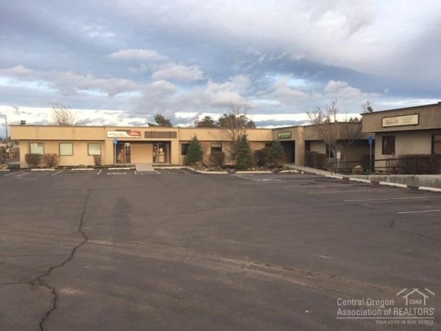 Prime Income Property on Highland Avenue. Fully leased. This 7590 sq. ft. office building has multiple tenants. High visibility with easy access off of one of Redmond's busiest streets. Plentiful parking and beautifully landscaped. This one is an Investor's dream.