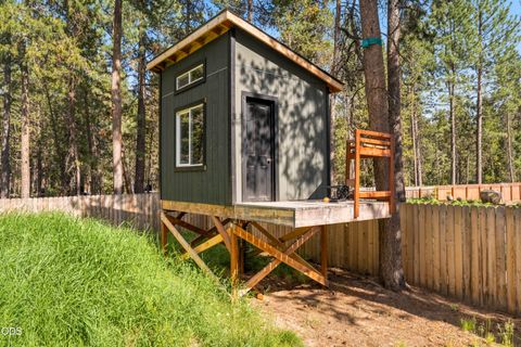 Tiny photo for 17169 Kingsburg Road, Bend, OR 97707 (MLS # 220224282)