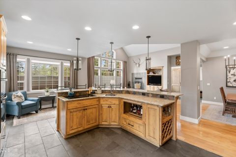 Tiny photo for 17169 Kingsburg Road, Bend, OR 97707 (MLS # 220224282)