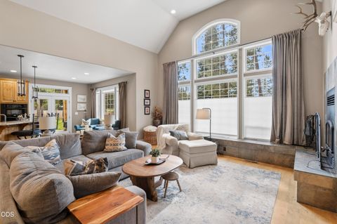 Tiny photo for 17169 Kingsburg Road, Bend, OR 97707 (MLS # 220224282)