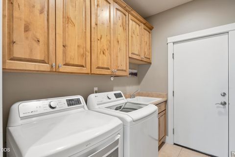 Tiny photo for 17169 Kingsburg Road, Bend, OR 97707 (MLS # 220224282)