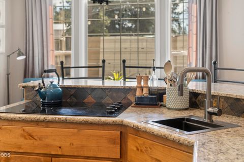 Tiny photo for 17169 Kingsburg Road, Bend, OR 97707 (MLS # 220224282)