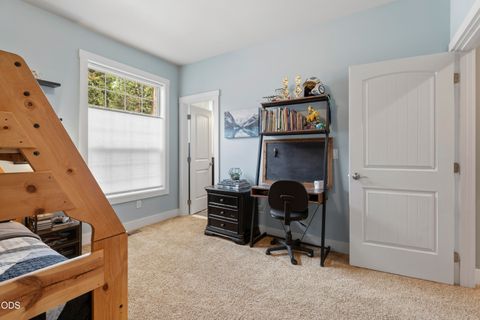 Tiny photo for 17169 Kingsburg Road, Bend, OR 97707 (MLS # 220224282)