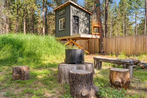 Tiny photo for 17169 Kingsburg Road, Bend, OR 97707 (MLS # 220224282)