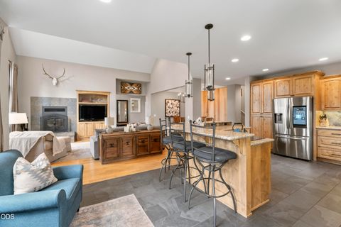 Tiny photo for 17169 Kingsburg Road, Bend, OR 97707 (MLS # 220224282)