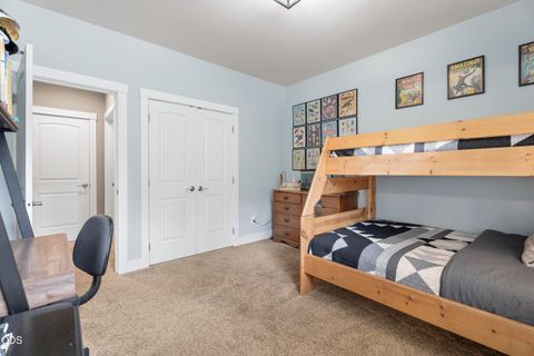 Tiny photo for 17169 Kingsburg Road, Bend, OR 97707 (MLS # 220224282)