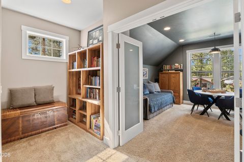 Tiny photo for 17169 Kingsburg Road, Bend, OR 97707 (MLS # 220224282)