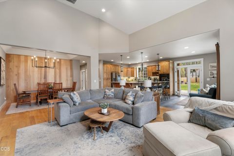 Tiny photo for 17169 Kingsburg Road, Bend, OR 97707 (MLS # 220224282)