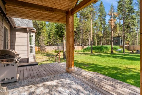 Tiny photo for 17169 Kingsburg Road, Bend, OR 97707 (MLS # 220224282)