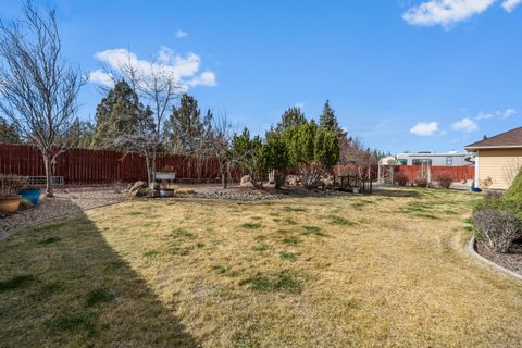 Tiny photo for 14300 SW Chickadee Road, Terrebonne, OR 97760 (MLS # 220216685)