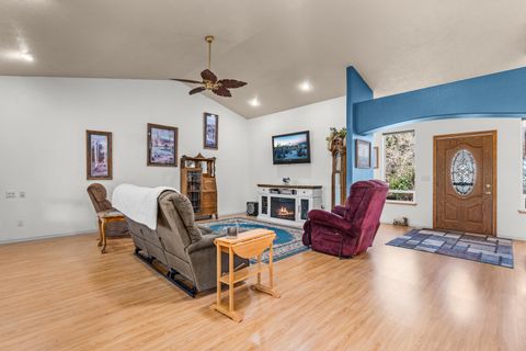 Tiny photo for 14300 SW Chickadee Road, Terrebonne, OR 97760 (MLS # 220216685)