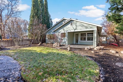 Tiny photo for 61624 Suttle Lake Court SW, Bend, OR 97702 (MLS # 220212332)