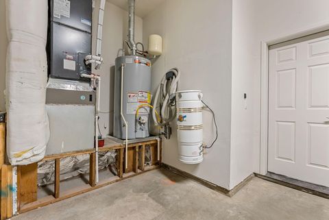 Tiny photo for 61624 Suttle Lake Court SW, Bend, OR 97702 (MLS # 220212332)