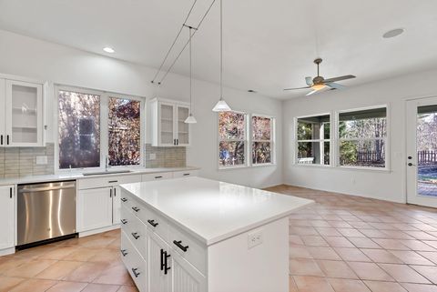 Tiny photo for 61624 Suttle Lake Court SW, Bend, OR 97702 (MLS # 220212332)