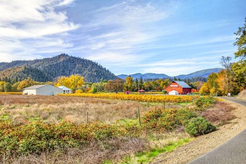 Tiny photo for 17252 N Applegate Road, Grants Pass, OR 97527 (MLS # 220211691)