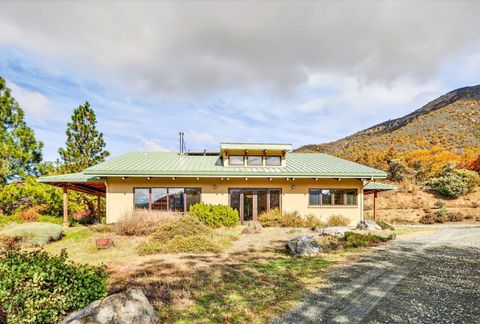 Tiny photo for 17252 N Applegate Road, Grants Pass, OR 97527 (MLS # 220211691)