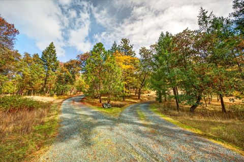 Tiny photo for 17252 N Applegate Road, Grants Pass, OR 97527 (MLS # 220211691)