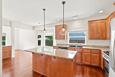 Tiny photo for 88 Pineridge Lane, Eagle Point, OR 97524 (MLS # 220224374)