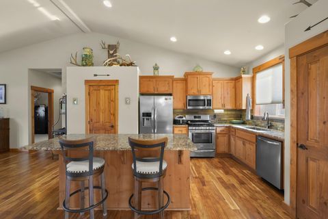 Tiny photo for 220 NW 28th Street, Redmond, OR 97756 (MLS # 220219661)