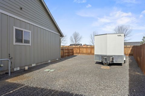 Tiny photo for 220 NW 28th Street, Redmond, OR 97756 (MLS # 220219661)