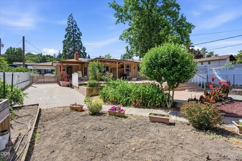 Tiny photo for 1317 NW Prospect Avenue, Grants Pass, OR 97526 (MLS # 220223169)